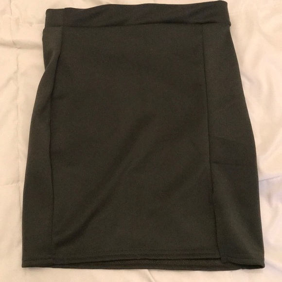 BUNDLE: missguided pencil skirts - Picture 4 of 7